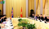 Presiden Vietnam, Truong Tan Sang melakukan pembicaraan dengan Presiden Islandia