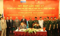 Vietnam dengan Federasi Rusia memperhebat kerjasama teknik militer
