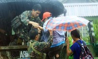 Filipina mengungsikan 700.000 orang untuk menghindari taupan Melor
