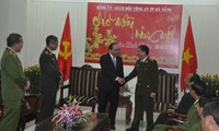 Deputi PM Nguyen Xuan Phuc mengucapkan selamat Hari Raya Tet di kota Da Nang