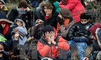 EU dicela karena melakukan diskriminasi terhadap pengungsi