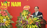 Presiden Tran Dai Quang mengunjungi Akademi Ilmu Pengetahuan dan Teknologi serta Akademi Ilmu Sosial Vietnam