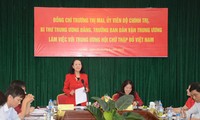Kepala Departemen Penggerakan Massa Rakyat dari KS PKV melakukan temu kerja dengan Pengurus Besar Lembaga Palang Merah Vietnam