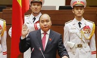 Nguyen Xuan Phuc dipilih oleh MN  menjadi PM  Vietnam masa bakti 2016-2021