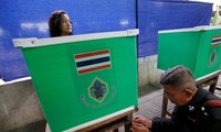 Thailand melakukan referendum tentang UUD ke-20
