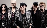 Band musik legendaris Scorpions melakukan pertunjukan pada Festival Musik Internasional Angin Musim