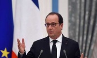 Presiden Perancis memperingatkan tentang eskalasi bentrokan di Ukraina Timur