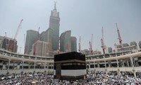 Hampir 2 juta umat Islam di seluruh dunia ikut serta dalam upacara Naik Haji di Tanah suci Mekah