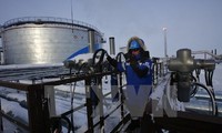 Harga minyak naik dratis setelah permufakatan dari negara-negara di luar OPEC