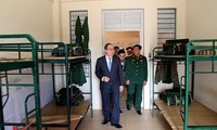 Ketua Pengurus Besar Front Tanah Air Vietnam, Nguyen Thien Nhan mengunjungi Sekolah Pendidikan Pasukan Khusus