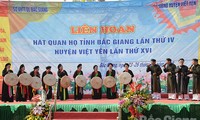 Mengkonservasikan dan mengembangkan Pusaka lagu rakyat Quan Ho di daerah tepi sungai Cau