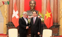 Vietnam mementingkan pengokohan dan pengembangan hubungan dengan Swiss
