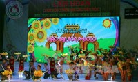 Festival kebudayaan, pesta besar bagi anak-anak dari etnis-etnis di Vietnam Selatan