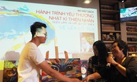 Bersama dengan Thien Nhan melukis perjalanan dongeng