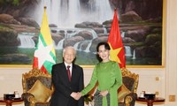Sekjen Nguyen Phu Trong melakukan pertemuan dengan Penasehat Negara Myanmar, Aung San Suu Kyi