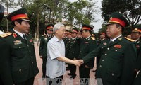 Sekjen Nguyen Phu Trong melakukan kunjungan kerja di Kodam 4