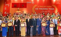 Aktivitas memperingati Hari Guru Vietnam (20 November)