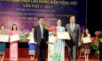 Kontes  berorasi dalam bahasa Vietnam-arena baru untuk para mahasiswa Laos yang belajar di Vietnam