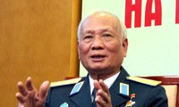 Mayor Jenderal Nguyen Van Phiet- Komandan yang menembak jatuh pesawat terbang B-52 di wilayah udara Kota Hanoi