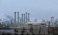 Tekanan merevisi permufakatan nuklir Iran