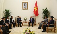 PM Nguyen Xuan Phuc menerima Menteri Energi dan Pertambangan Laos, Khammany Inthirath