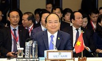 PM Nguyen Xuan Phuc mengakhiri kehadirannya di KTT ACMECS ke-8 dan CLMV ke-9
