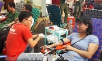 Lebih dari 1000 orang ikut menyumbangkan darah dalam program “Tetesan darah merah Phu Yen”