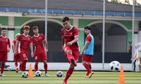 Kesebelasan Olimpiade Viet Nam melakukan latihan untuk membuat persiapan bagi pertandingan melawan kesebelasan Suriah dalam babak seperempat Asian Games 2018