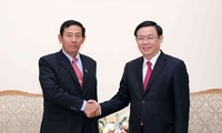 Deputi PM Vuong Dinh Hue menerima delegasi tingkat tinggi Partai Persatuan dan Perkembangan Federasi Myanmar