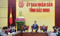 Deputi PM Vuong Dinh Hue melakuan kunjungan kerja di Provinsi Bac Ninh tentang situasi penyerapan investasi asing