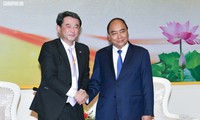 PM Nguyen Xuan Phuc menerima para investor besar di Provinsi Nghe An