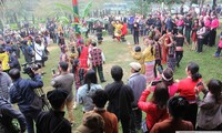 Perkampungan Budaya-Wisata  Etnis-Etnis Viet Nam dengan pesta-pesta awal musim semi