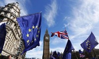 Parlemen Eropa mengungkapkan kemungkinan menunda Brexit