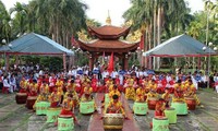 Orang Viet Nam di luar negeri mengadakan upacara hari Haul Cikal Bakal Bangsa Raja Hung
