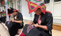 Keelokan asrmara dalam selendang Pieu kaum perempuan etnis minoritas Thai