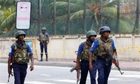 Sri Lanka memberlakukan jam malam di Negombo dan mengenakan kembali perintah larangan terhadap media sosial