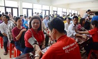 Lebih dari 1.500 orang ikut menyumbangkan darah sukarela  dalam Program Perjalanan Merah ke-7 di Kota Da Nang