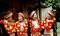 Orang etnis minoritas Dao Merah dengan adat istiadat menabukan Dewa Guntur