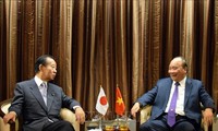 PM Nguyen Xuan Phuc menerima Sekjen Partai LPD dan menemui wakil komunitas intelektual Viet Nam di Jepang