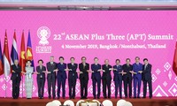 KTT ASEAN ke-35: PM Nguyen Xuan Phuc menghadiri KTT ASEAN plus 3 ke-22