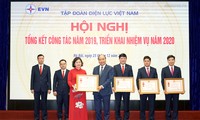 PM Nguyen Xuan Phuc menghadiri Konferensi Evaluasi EVN
