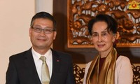 Penasehat Negara Myanmar menekankan arti pentingnya hubungan dengan Viet Nam