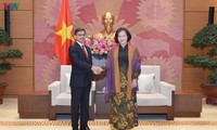 Ketua MN Nguyen Thi Kim Ngan menerima Duta Besar India, Pranay Verma