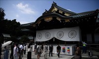 PM Jepang menyampaikan sajian kepada Kuil Yasukuni