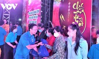Festival “Buruh-Pasaran Kasih Sayang” untuk Kaum Buruh Kota Ho Chi Minh