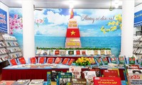 Kota Can Tho Buka Pameran Foto “Festival Tanah Air” dan Pameran Buku Tematik “Talenta Viet Nam”