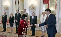 Presiden Hungaria Sambut Baik Prestasi Pembangunan Viet Nam