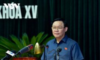 Ketua MN Vuong Dinh Hue Lakukan Kontak dengan Pemilih Kota Hai Phong