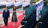 PM Pham Minh Chinh Pimpin Upacara Penyambutan PM Selandia Baru, Jacinda Ardern