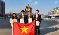 Empat Pelajar Vietnam Meraih Medali Emas Olimpiade Invensi dan Kreativitas Dunia